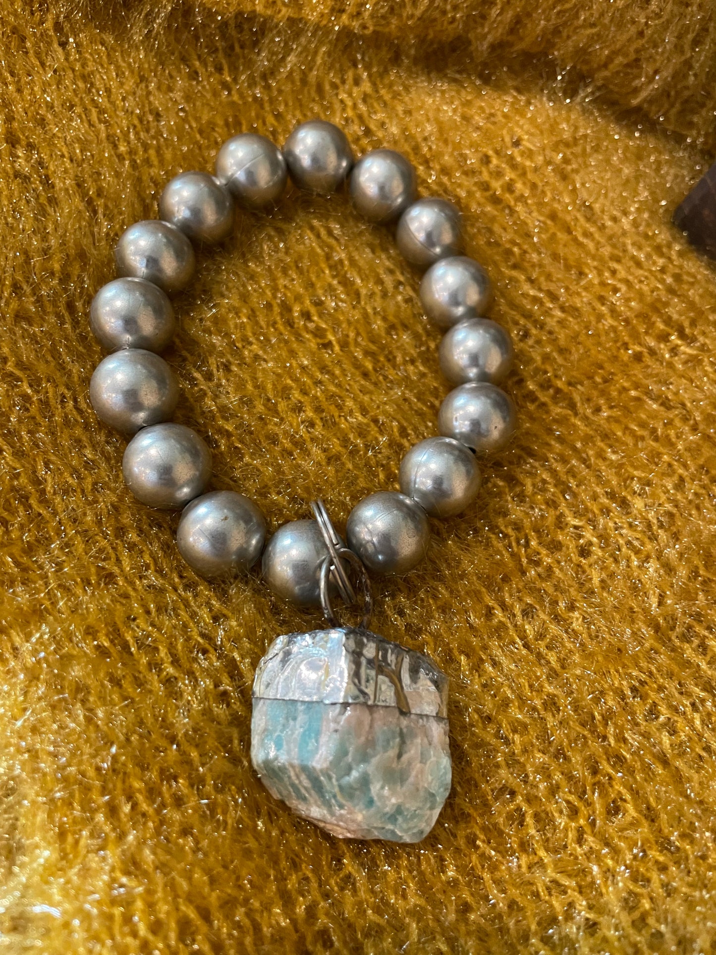 Stone Pendant Stretch Bracelet