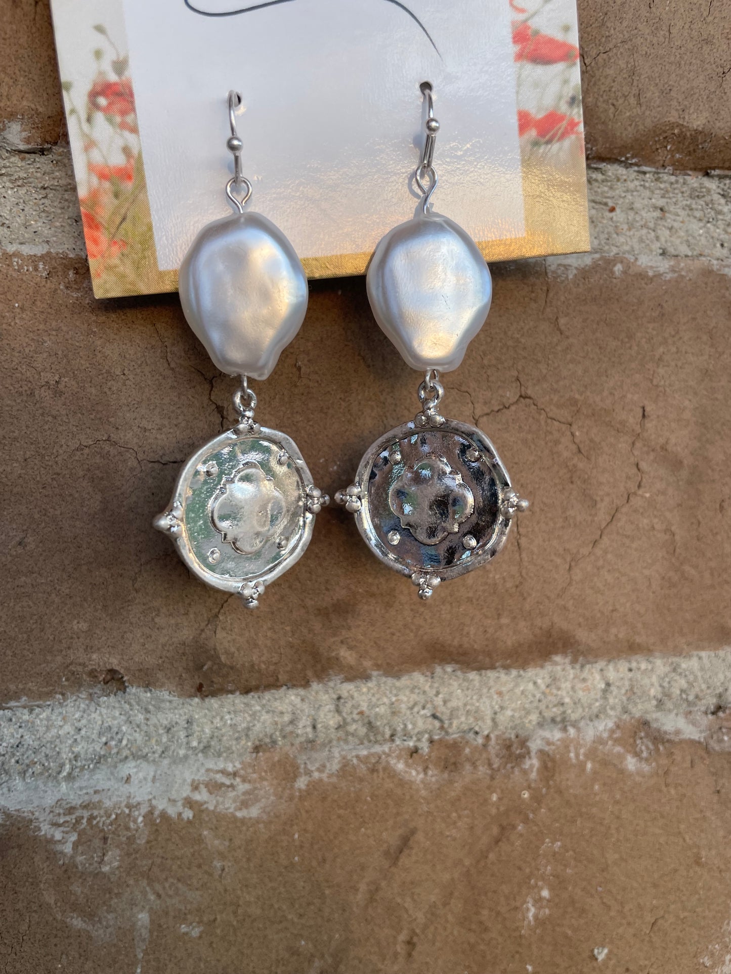 Silver/Flat Pearl Earrings